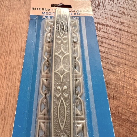 Pewter Pull & Backplate - Picture 5 of 6